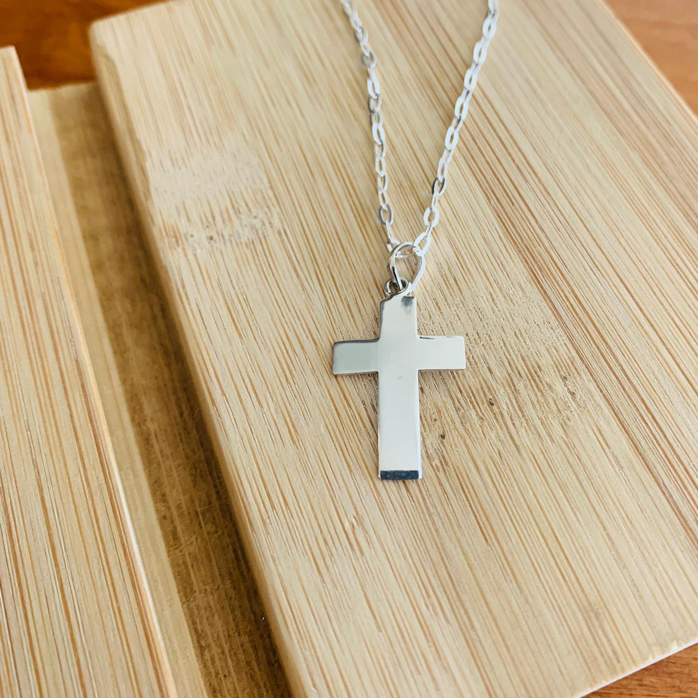 Collar Cruz de plata lisa
