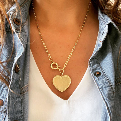 Collar bronce con baño de oro corazón